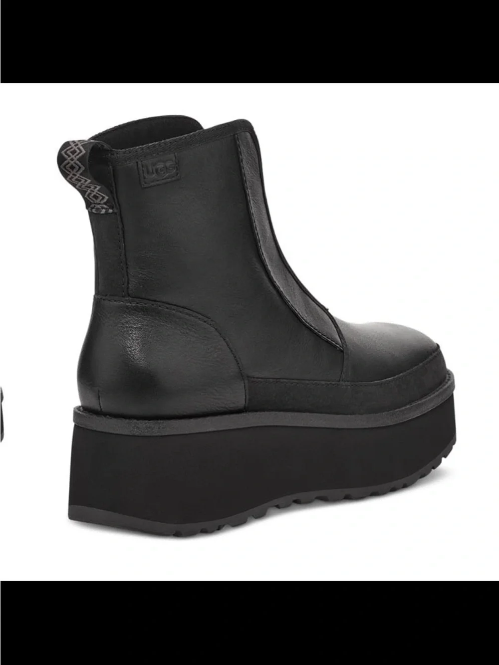 UGG exposed zips